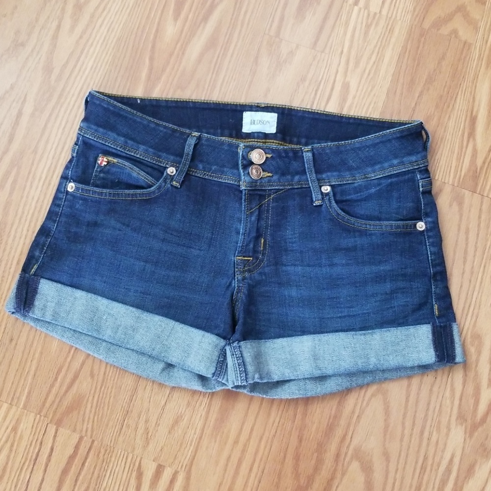{Hudson} Croxley Mid Thigh Shorts